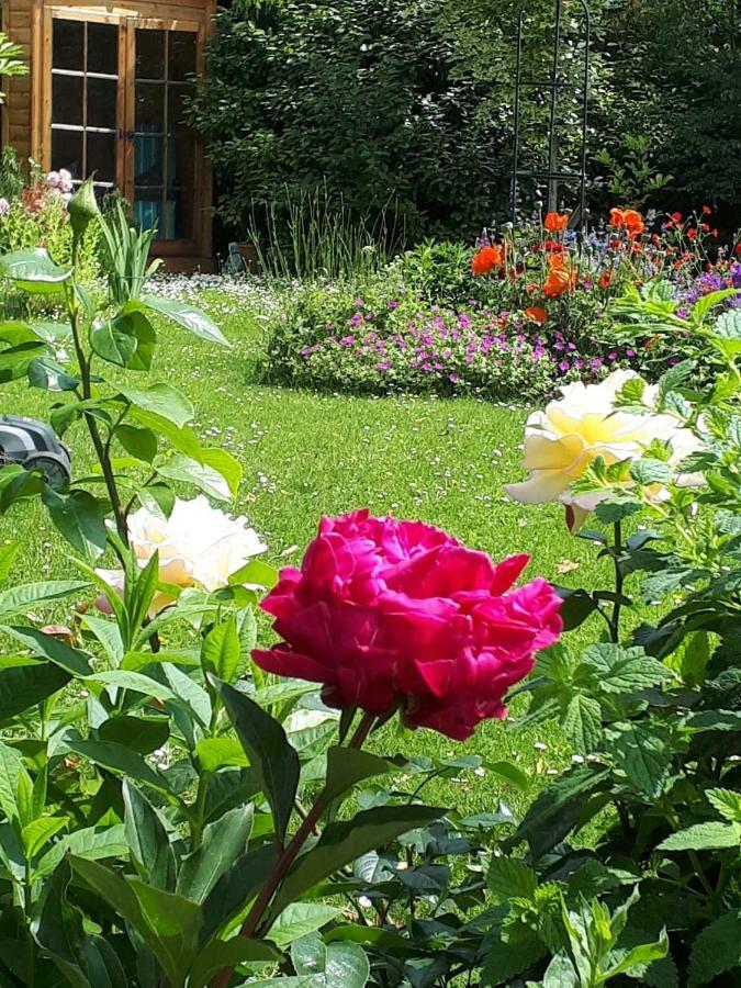 Santi Bhavana Bed & Breakfast ウエストベリー エクステリア 写真