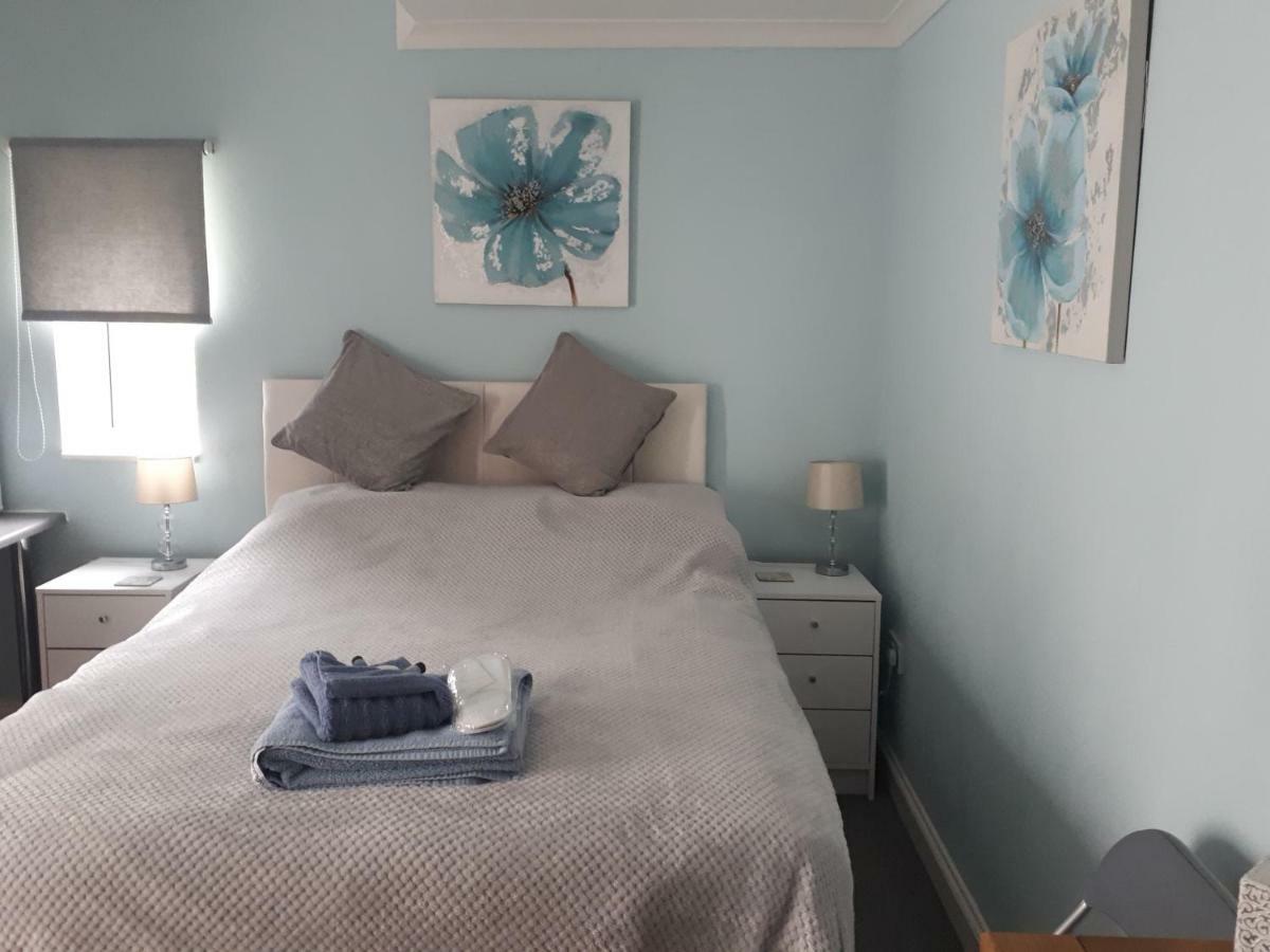 Santi Bhavana Bed & Breakfast ウエストベリー エクステリア 写真