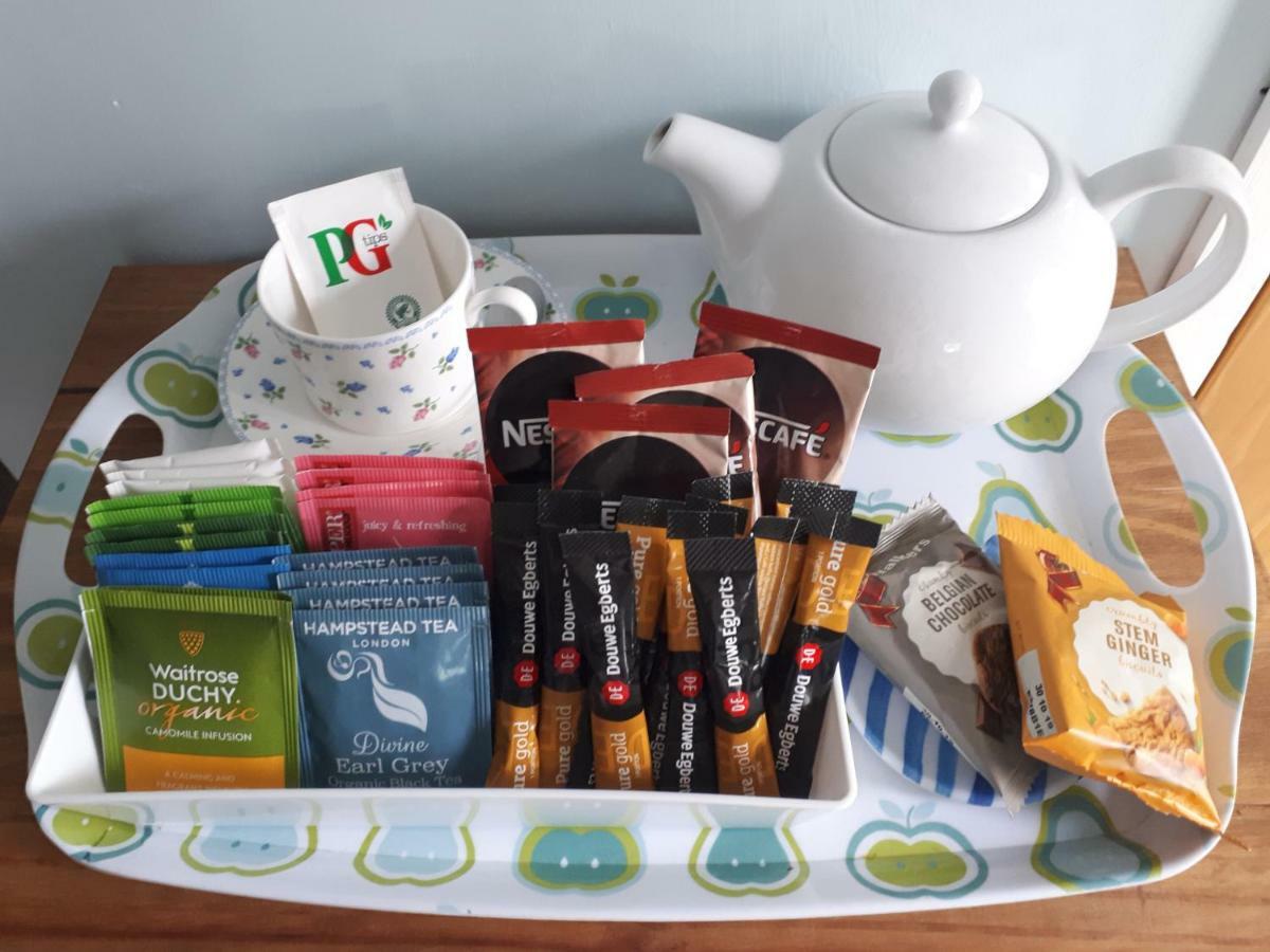 Santi Bhavana Bed & Breakfast ウエストベリー エクステリア 写真